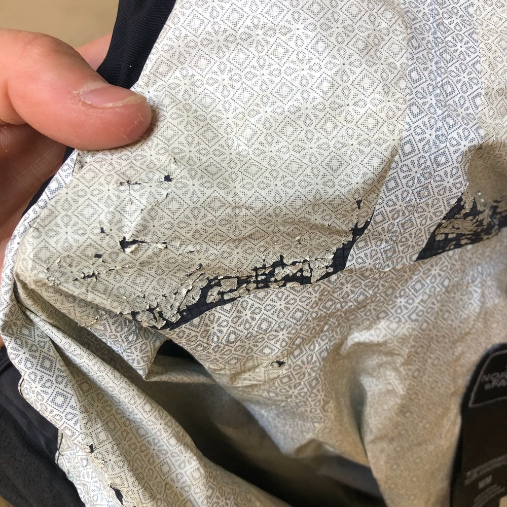 Women’s north face rain jacket - Picture 3 of 4